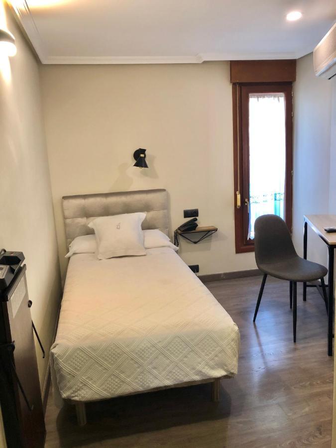 Hostal Astoria Madrid Exterior foto